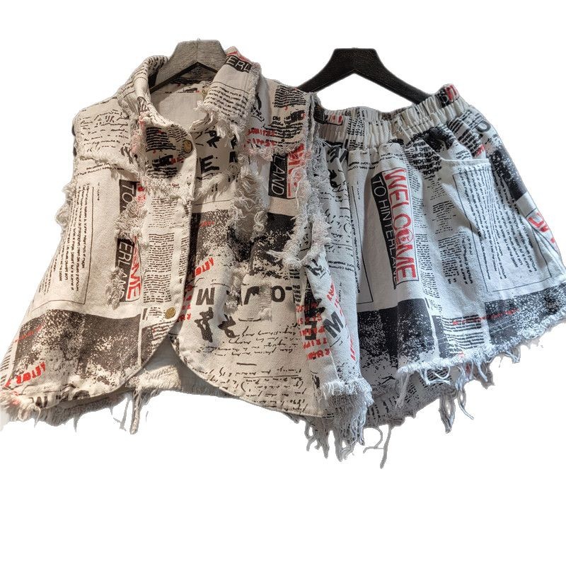 Chic Women Newspapers Letters  – обзор и цена Shorts Denim Frayed